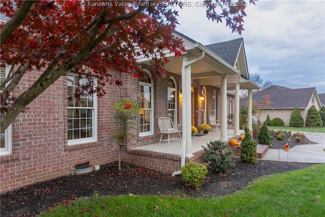 view of front of home with covered porch