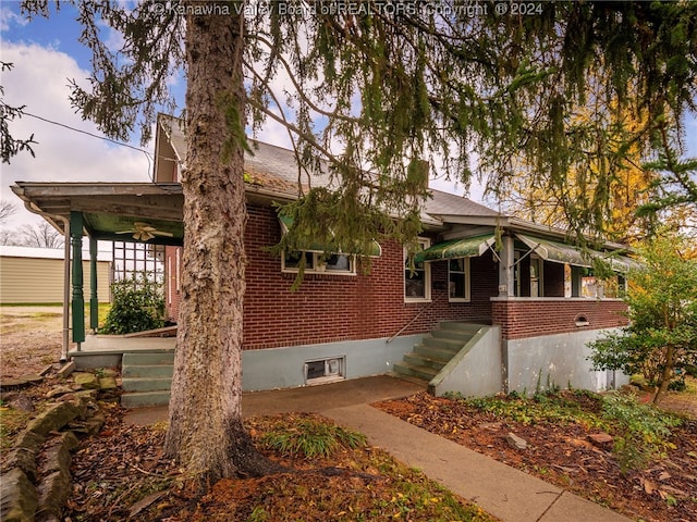 view of front facade featuring a porch