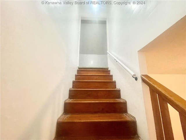 710 Hemlock Dr, Elkview, WV 25071 - photo 39