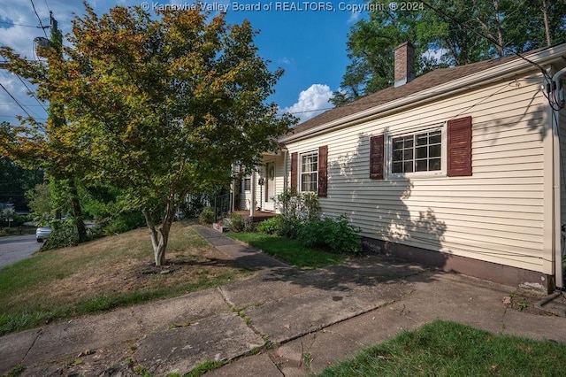 view of side of property