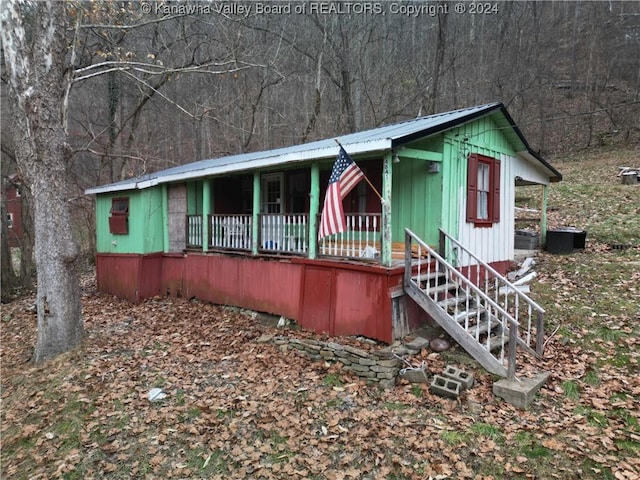 view of front of house featuring a porch