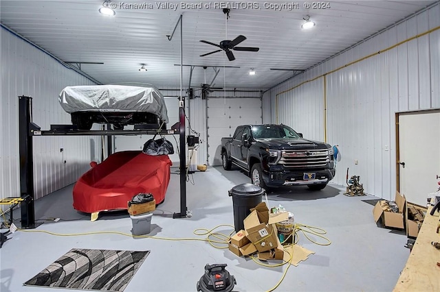 garage featuring ceiling fan