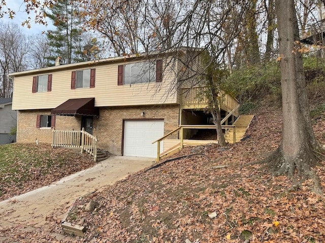 view of front facade with a garage