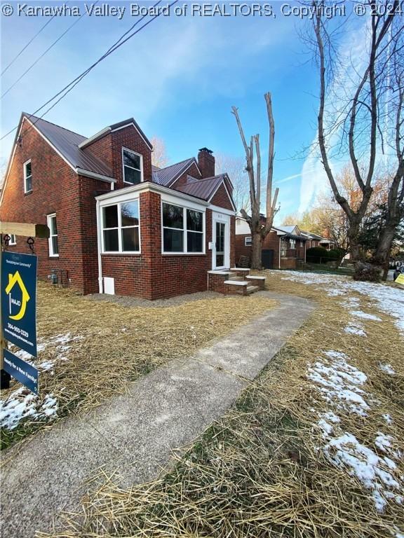 view of front of property