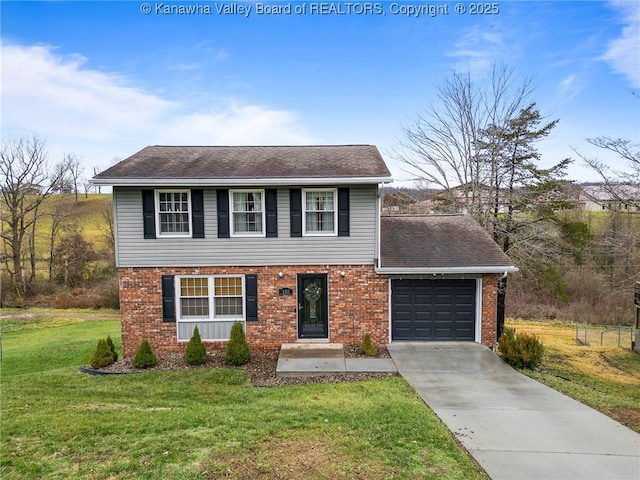 view of front facade featuring a front yard and a garage