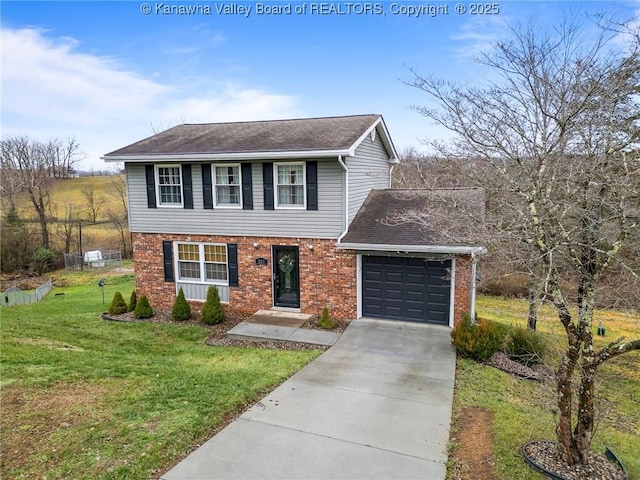 view of front facade featuring a garage and a front lawn