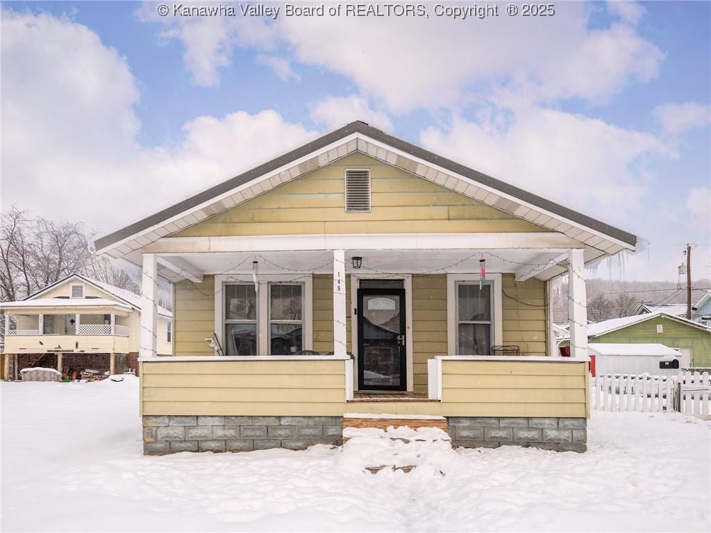 bungalow featuring covered porch