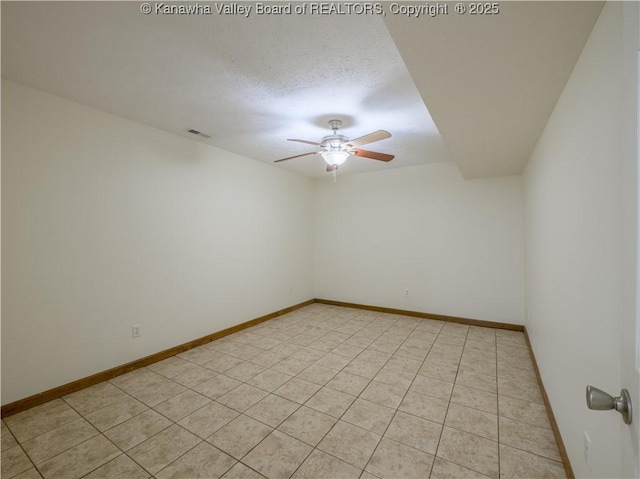 empty room featuring light tile patterned flooring