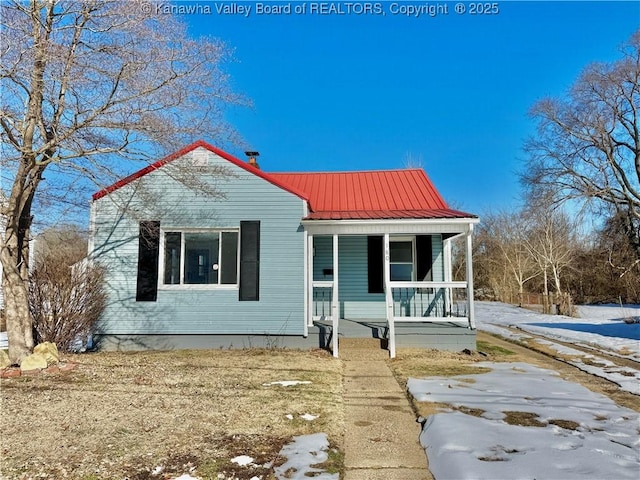 view of front of house featuring covered porch