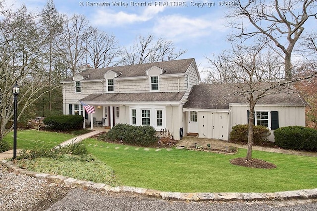 view of front of house with a front yard