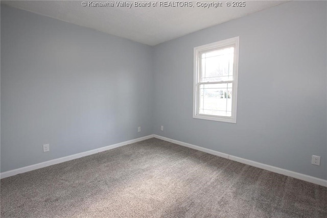 view of carpeted spare room