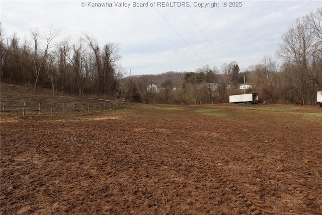 view of yard featuring a rural view