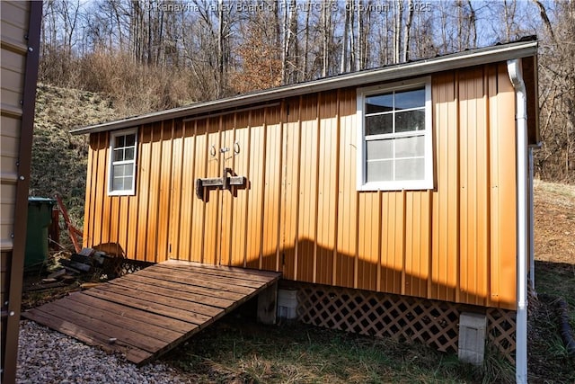 view of outbuilding