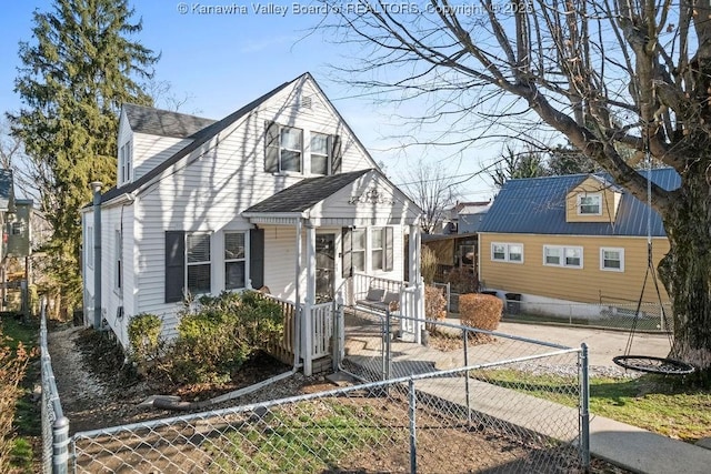 view of front of property