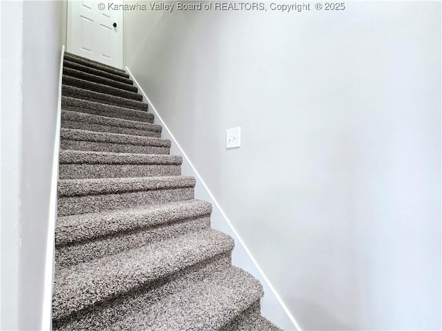 100 Oak Ridge Ln, Huntington, WV 25704 - view of staircase
