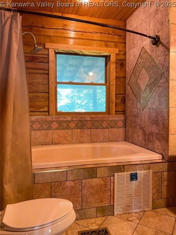 full bath with visible vents, wooden ceiling, and toilet