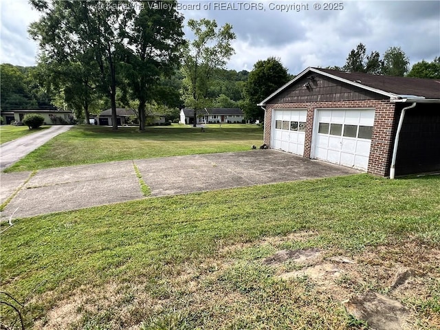 view of detached garage