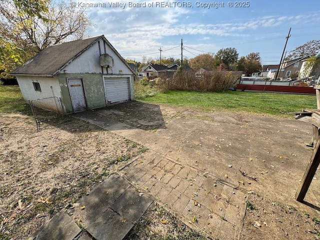 2509 Adams Ave, Huntington, WV 25704 - detached garage with driveway