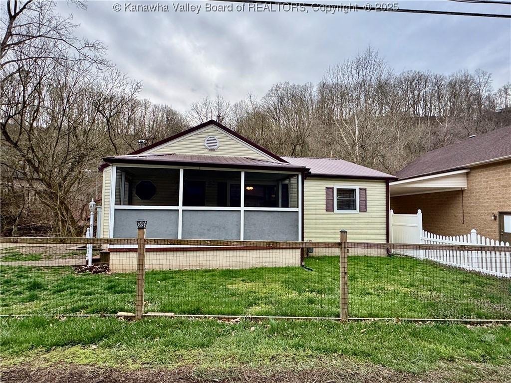 934 Kanawha State Forest Dr, Charleston, WV 25314 - photo 1