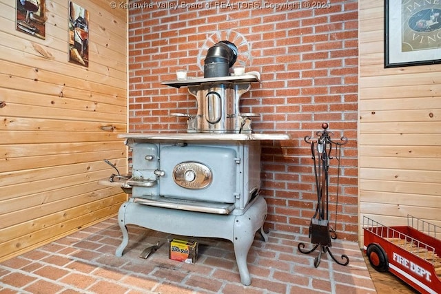 510 Shamrock Dr, Union, WV 26833 - details with wooden walls