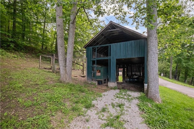 23 Mindia Ln, Alum Creek, WV 25003 - view of pole building featuring driveway