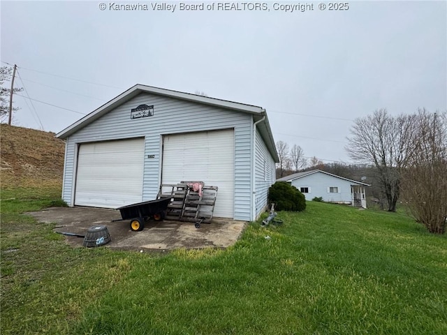 view of detached garage