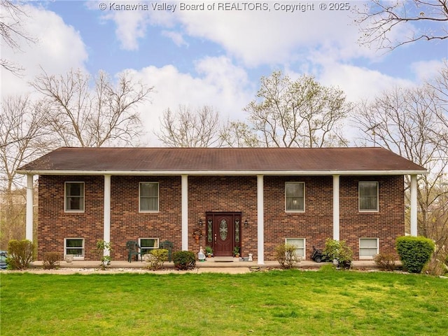139 Betty Ln, Scott Depot, WV 25560 - raised ranch with brick siding and a front lawn