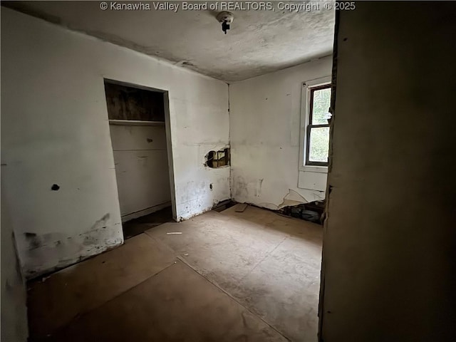 5806 Kanawha State Forest Dr, Charleston, WV 25314 - interior space