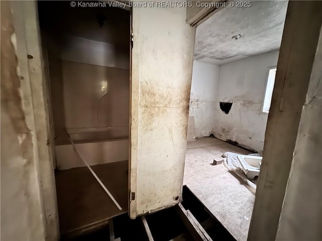 5806 Kanawha State Forest Dr, Charleston, WV 25314 - view of miscellaneous room
