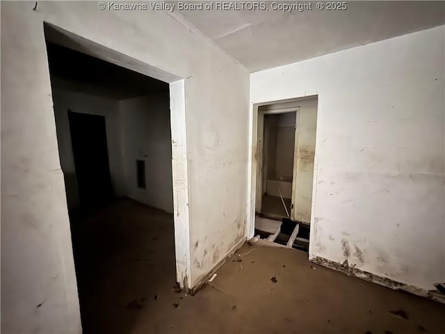 5806 Kanawha State Forest Dr, Charleston, WV 25314 - view of empty room