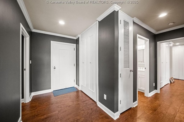1578 Kanawha Blvd Unit 7C, Charleston, WV 25311 - entrance foyer featuring crown molding, wood finished floors, baseboards, and recessed lighting