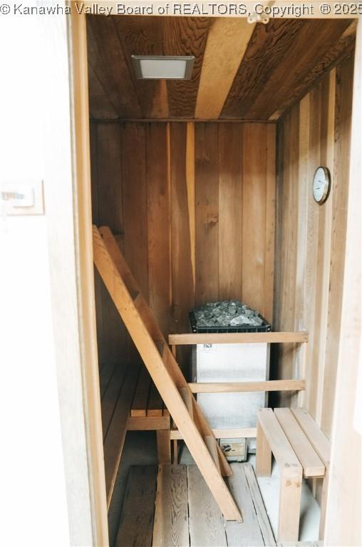 207 Mckinley Ave, Charleston, WV 25314 - view of sauna