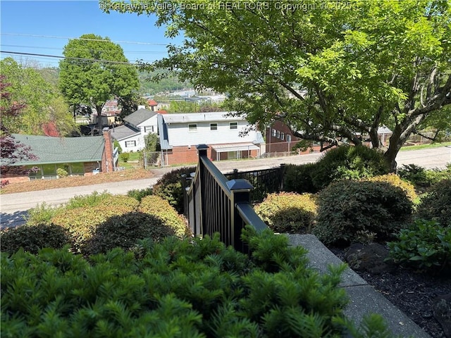 207 Mckinley Ave, Charleston, WV 25314 - view of yard with fence