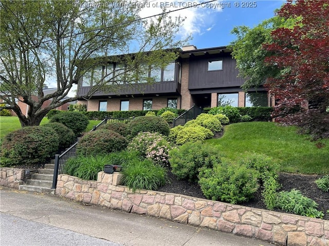 207 Mckinley Ave, Charleston, WV 25314 - photo 1