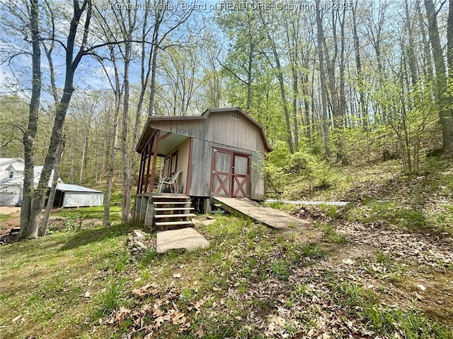 view of outbuilding featuring an outbuilding