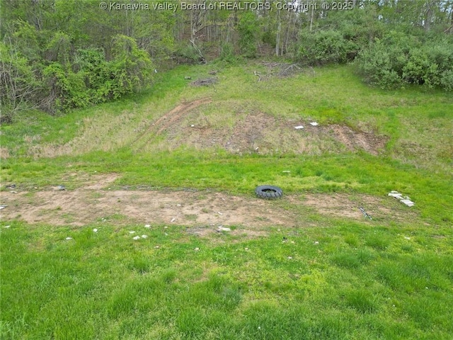 1006 Cow Creek Rd, Hurricane, WV 25526