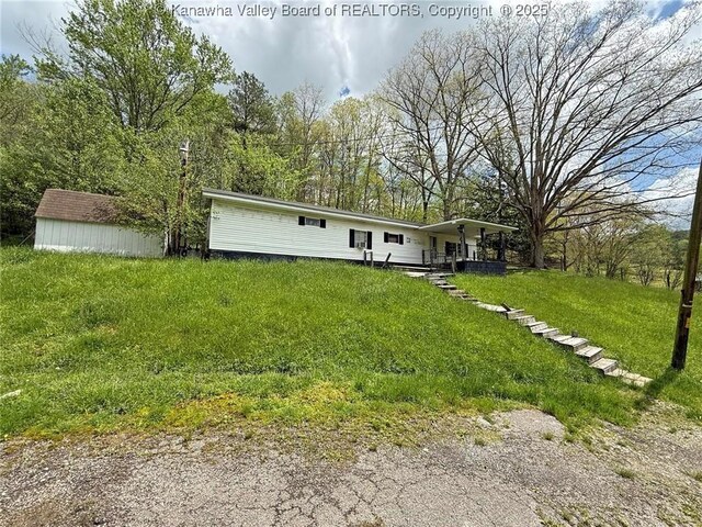 1006 Cow Creek Rd, Hurricane, WV 25526
