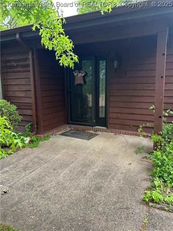 404 Powderhorn Rd, Charleston, WV 25314