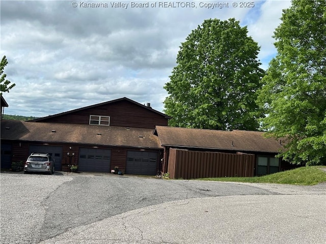 404 Powderhorn Rd, Charleston, WV 25314