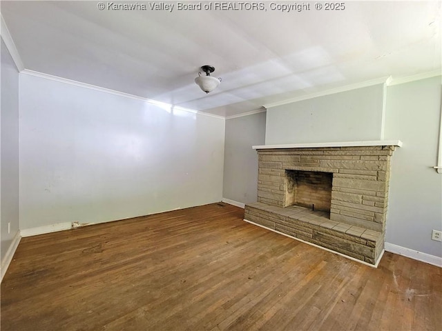 728 98th St, Charleston, WV 25315 - unfurnished living room featuring baseboards, ornamental molding, a fireplace, and hardwood / wood-style floors