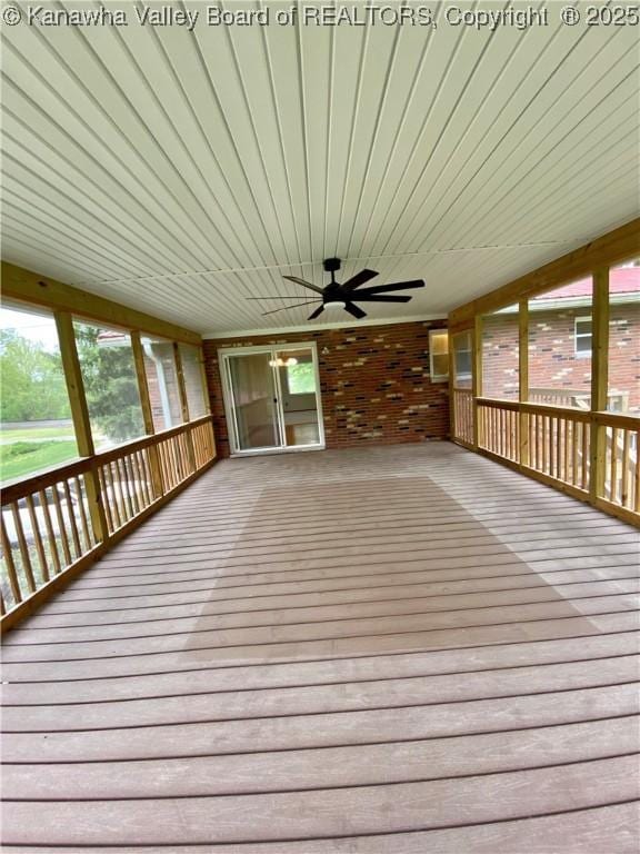 deck with a ceiling fan