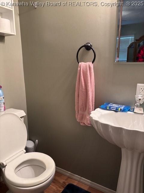 5222 Dalewood Dr, Charleston, WV 25313 - bathroom featuring toilet