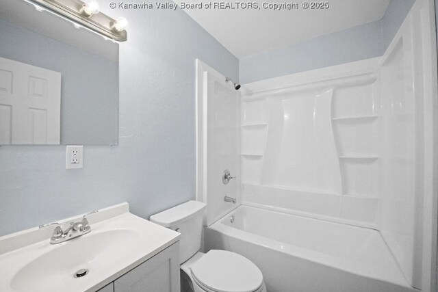 302 Charles Ct, Hurricane, WV 25526 - full bathroom featuring toilet, vanity, and bathtub / shower combination