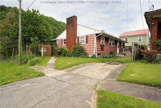 610 Ferry St, Montgomery, WV 25136 - photo 2
