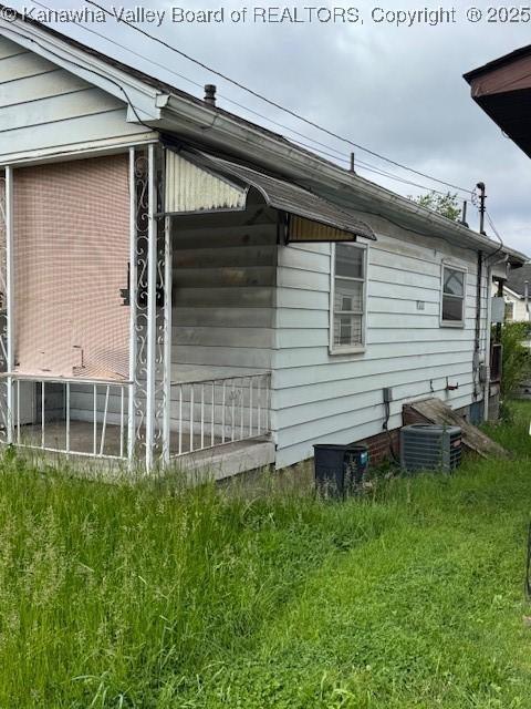 311 1/2 Westmoreland Dr, Charleston, WV 25302 - view of home's exterior with central air condition unit