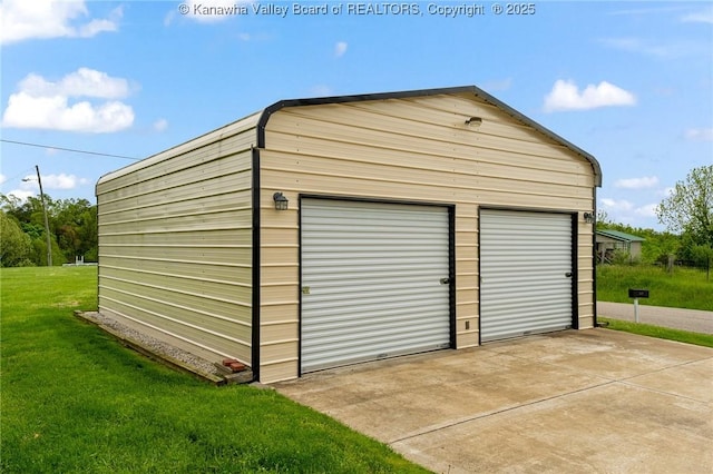 view of detached garage