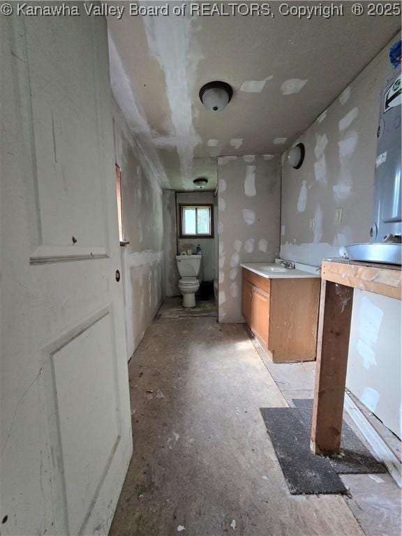 1620 Red Oak St, Charleston, WV 25387 - full bath with vanity and toilet
