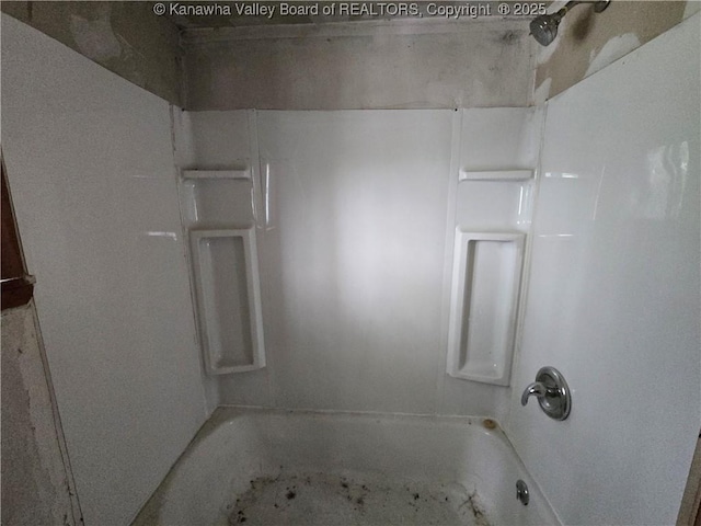 1620 Red Oak St, Charleston, WV 25387 - bathroom with shower / tub combination