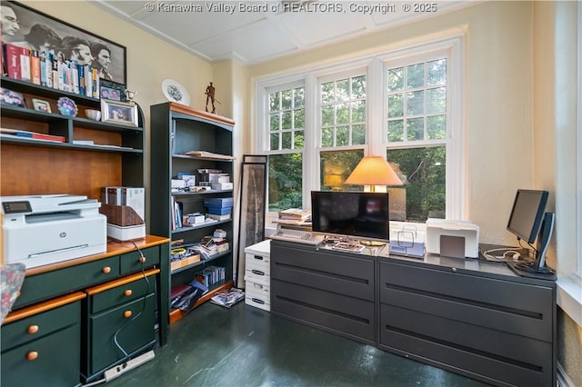 1223 Staunton Rd, Charleston, WV 25314 - home office with ornamental molding