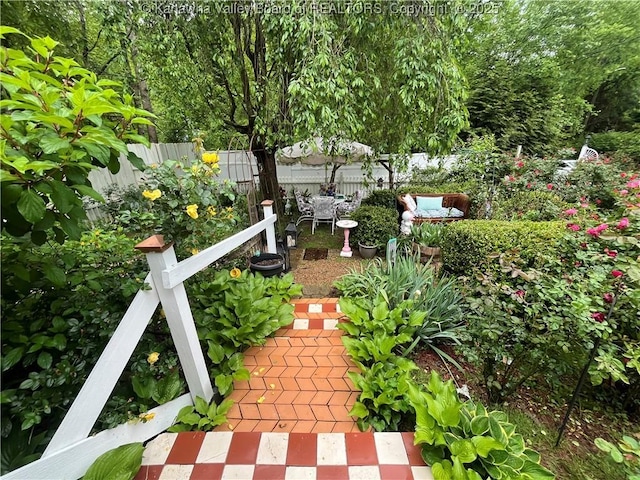 103 Chestnut Dr, Peytona, WV 25154 - view of yard with fence and a patio area